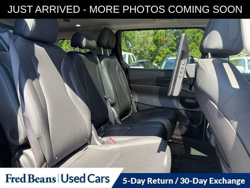 Used 2025 Kia Carnival SX FWD image 17