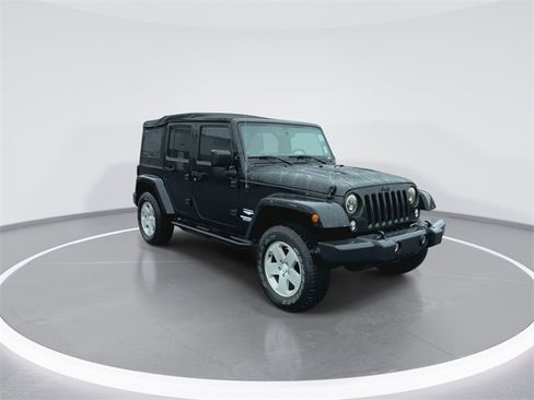 Used 2015 Jeep Wrangler Unlimited Sahara image 2