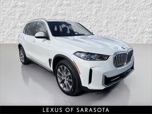 Used 2025 BMW X5 xDrive40i w/ Climate Comfort Package image 1