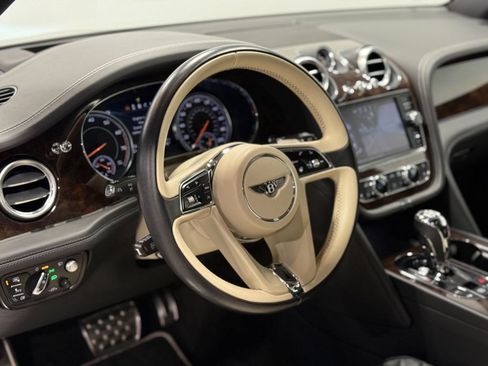 Used 2018 Bentley Bentayga Activity AWD/4WD image 31