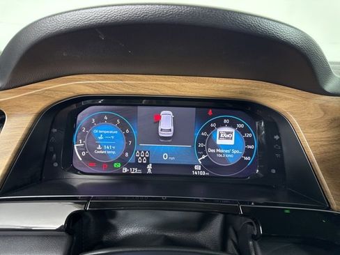 Used 2025 Volkswagen Atlas SE image 31