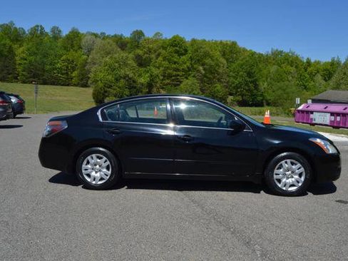 Used 2010 Nissan Altima 2.5 S FWD image 4