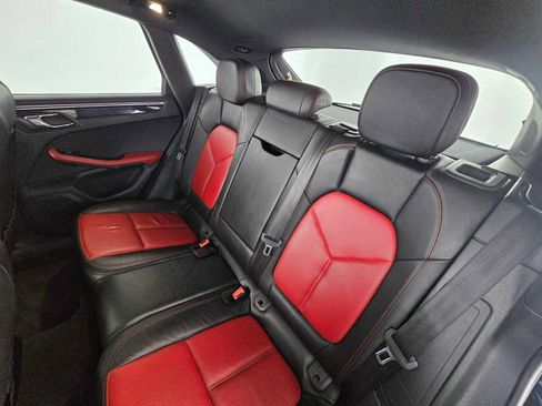 Used 2017 Porsche Macan image 17