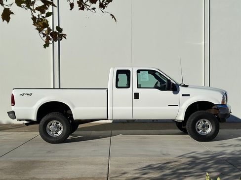 Used 2003 Ford F250 4x4 SuperCab Super Duty image 5