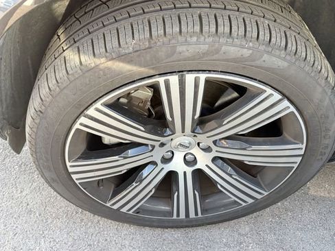 Used 2023 Volvo XC90 T8 Plus AWD/4WD image 4