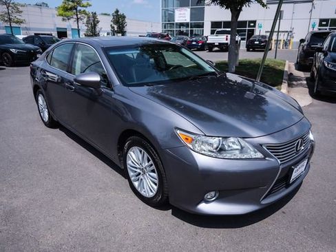 Used 2015 Lexus ES 350 w/ Luxury Package FWD image 7