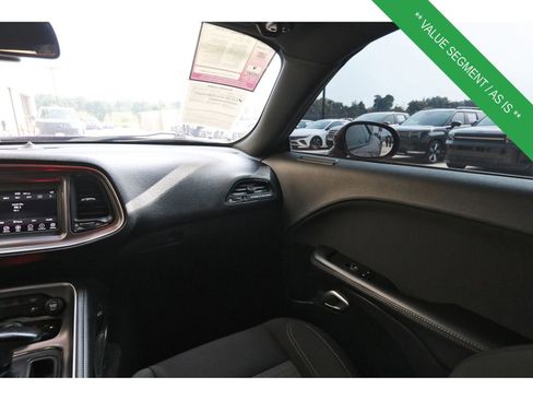 Used 2020 Dodge Challenger SXT RWD image 13