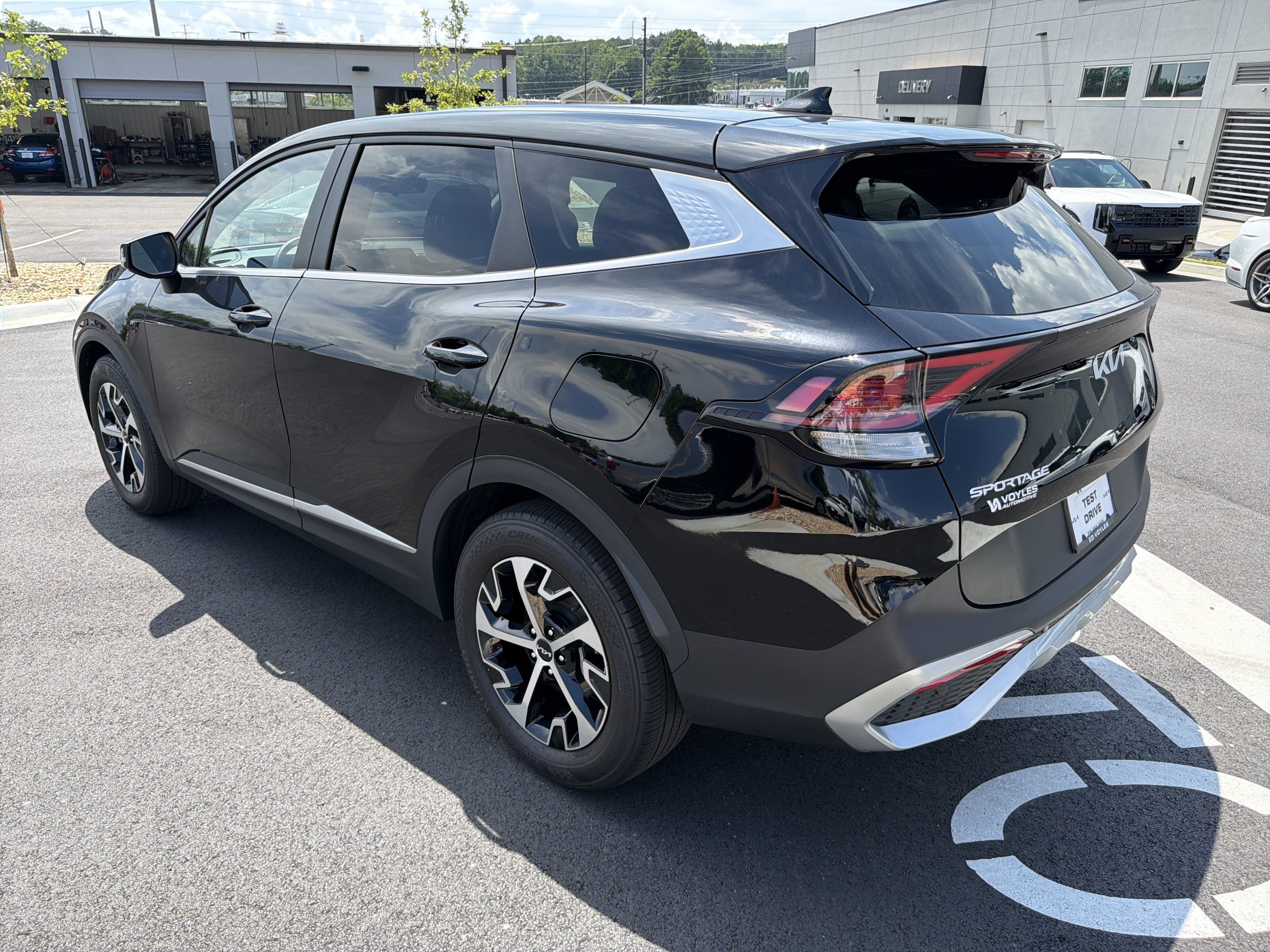 Certified 2024 Kia Sportage EX FWD image 5
