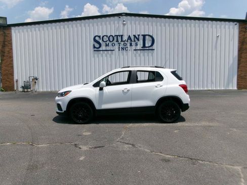 Used 2022 Chevrolet Trax LT w/ Driver Confidence Package AWD/4WD image 1