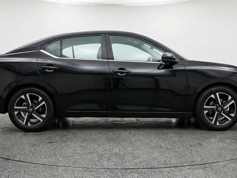 Used 2025 Nissan Sentra SV image 11