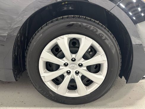 Used 2025 Toyota Corolla LE image 62