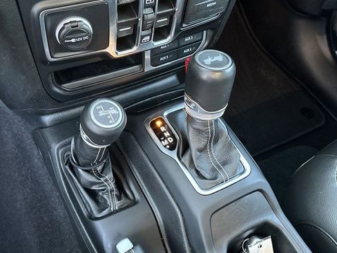 Certified 2022 Jeep Wrangler Unlimited Sahara w/ Cold Weather Group image 36