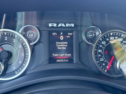 Used 2024 RAM 2500 Big Horn w/ Bed Utility Group image 33