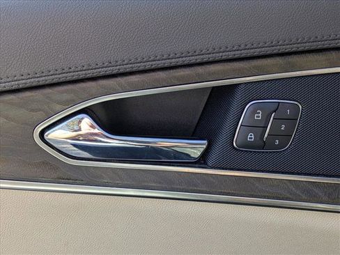 Used 2020 Lincoln Nautilus Reserve image 11