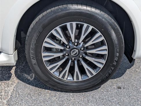 Used 2023 Nissan Armada SL w/ Midnight Edition Package image 9