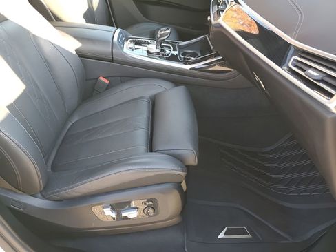 Used 2022 BMW X7 xDrive40i w/ M Sport Package image 16