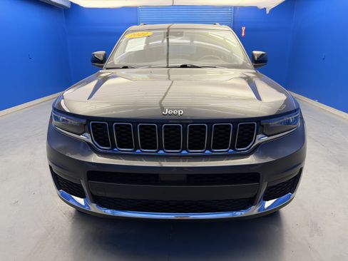 Used 2022 Jeep Grand Cherokee L Laredo w/ Luxury Tech Group I AWD/4WD image 3