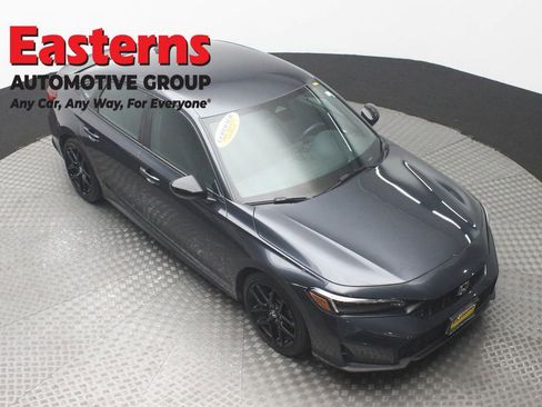 Used 2025 Honda Civic Sport image 3