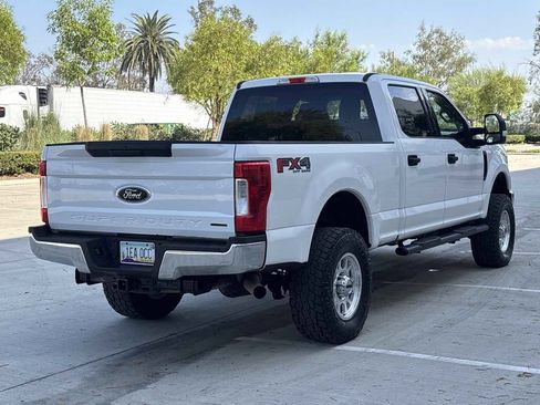 Used 2018 Ford F250 XLT w/ FX4 Off-Road Package AWD/4WD image 3