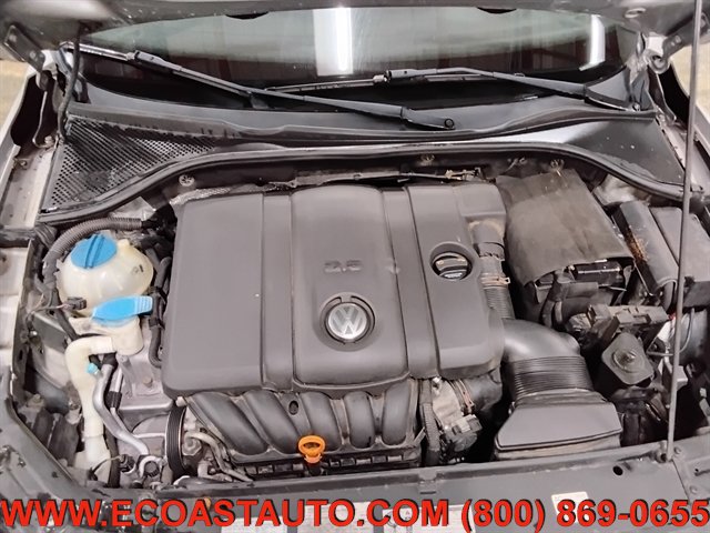 Used 2012 Volkswagen Passat 2.5 SEL FWD image 9