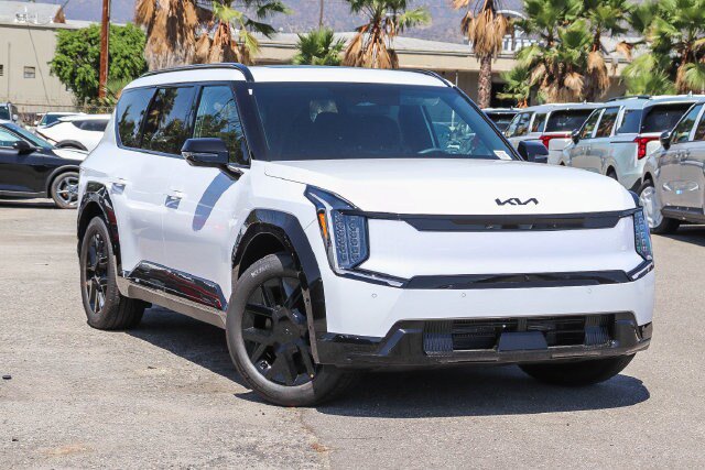 Used 2026 Kia EV9 Land w/ Nightfall Edition Package AWD/4WD image 3