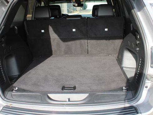 Certified 2021 Jeep Grand Cherokee Limited w/ Trailer Tow Group IV image 18