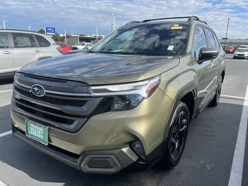 Used 2025 Subaru Forester Limited AWD/4WD image 10