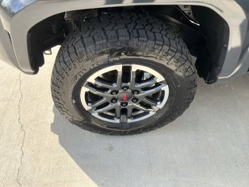 Used 2026 Toyota Tacoma TRD Sport image 13