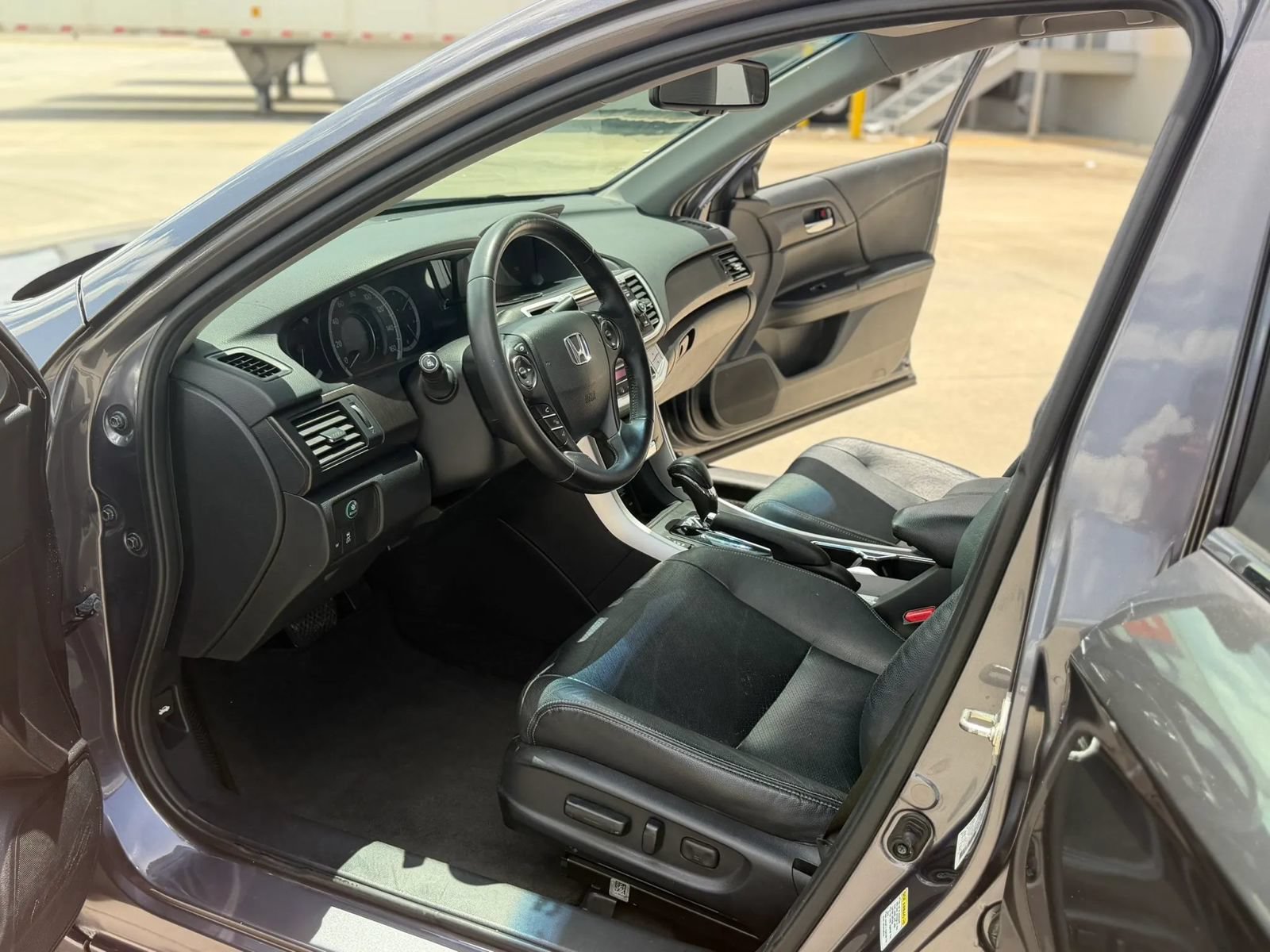 Used 2015 Honda Accord EX-L image 17
