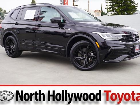 Used 2023 Volkswagen Tiguan SE R-Line FWD image 1