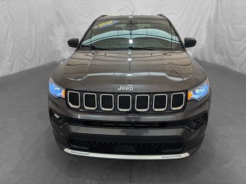 Used 2023 Jeep Compass Limited AWD/4WD image 2