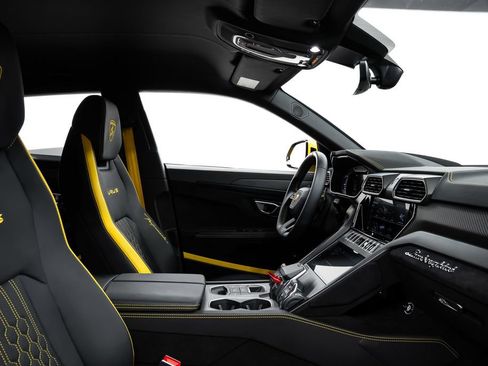 Used 2023 Lamborghini Urus Performante image 42