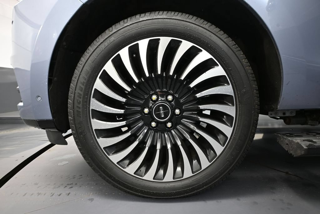 Used 2019 Lincoln Navigator Black Label AWD/4WD image 12