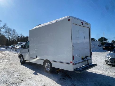 Used 2021 GMC Savana 3500 w/ Power Convenience Package image 8