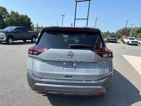 Used 2023 Nissan Rogue SL AWD/4WD image 8