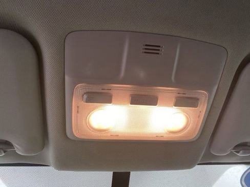 Used 2015 Toyota RAV4 LE FWD image 19