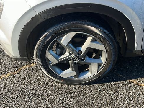 Used 2022 Hyundai Venue SEL w/ Cargo Package image 8