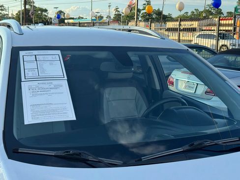 Used 2019 Chevrolet Equinox Premier FWD image 10