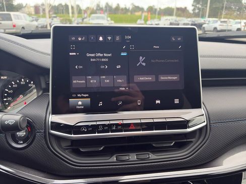 New 2026 Jeep Compass Latitude image 10