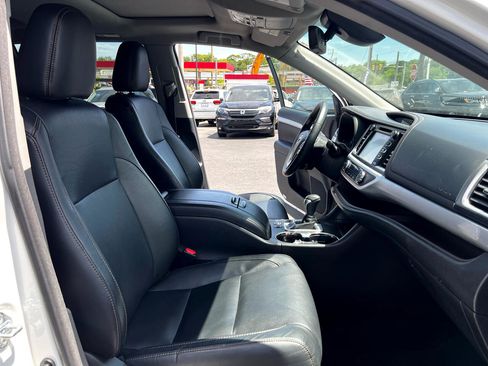 Used 2017 Toyota Highlander XLE image 23