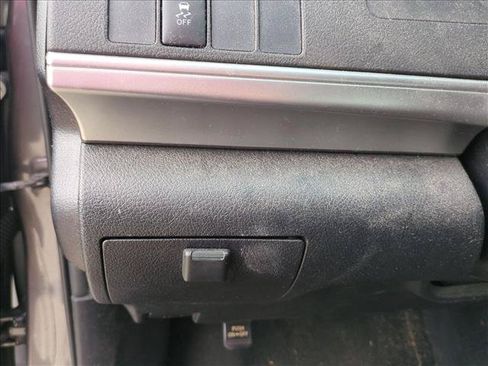 Used 2014 Toyota Camry SE FWD image 9