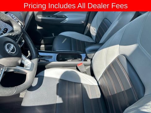 Used 2022 Nissan Kicks SR w/ Premium Package FWD image 4