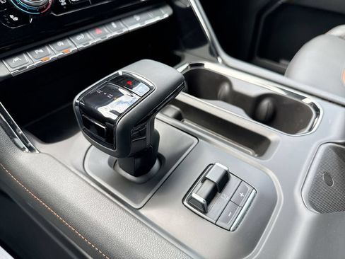 Used 2024 GMC Sierra 1500 AT4 w/ Technology Package AWD/4WD image 20