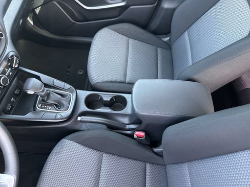 Used 2025 Kia Soul LX w/ LX Technology Package FWD image 22