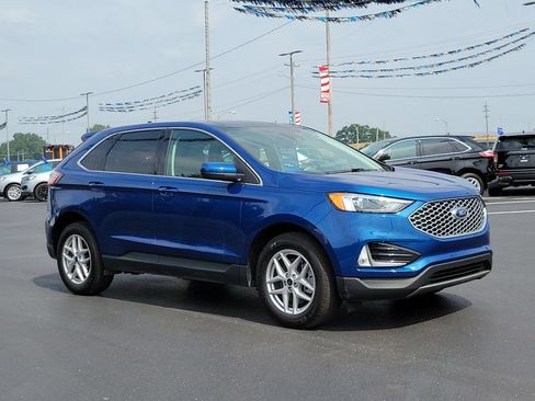 Certified 2023 Ford Edge SEL w/ Convenience Package AWD/4WD image 2