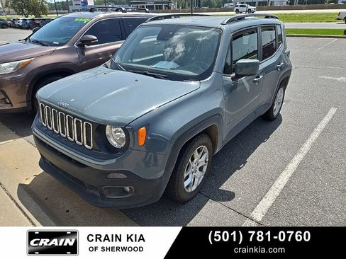 Used 2018 Jeep Renegade Latitude FWD image 1
