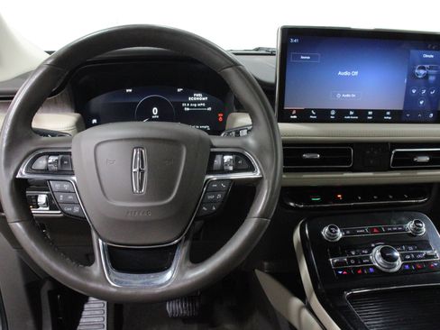 Used 2022 Lincoln Nautilus Reserve image 8