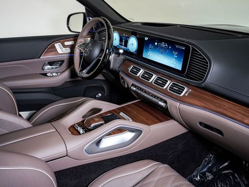 Used 2026 Mercedes-Benz Maybach GLS 600 4MATIC image 17