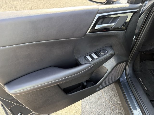 Used 2024 Mitsubishi Outlander SE FWD image 14