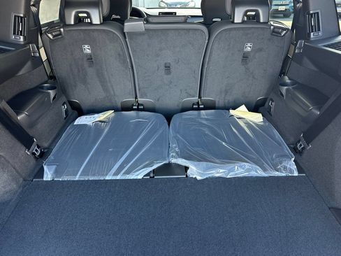 New 2026 Volvo XC90 B5 Core w/ Protection Package Premier AWD/4WD image 17